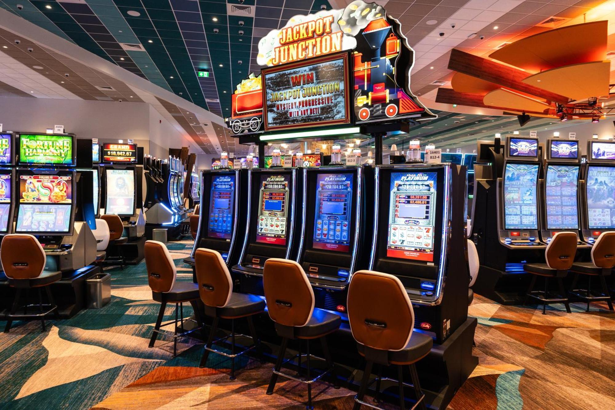 Red Deer Resort & Casino Exterior foto